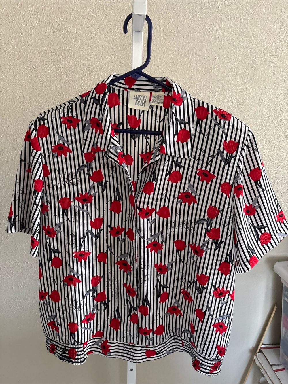 Allison Daley Women's Red Floral Stripe Short-Sleeve Shirt Size Medium